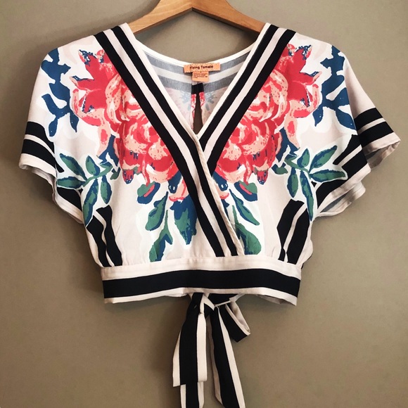 Flying Tomato Tops - NWOT Flying Tomato Crop Top